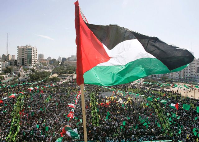 الإفراج عن الدفعة الأولى من الأسرى الفلسطــ.ينيين