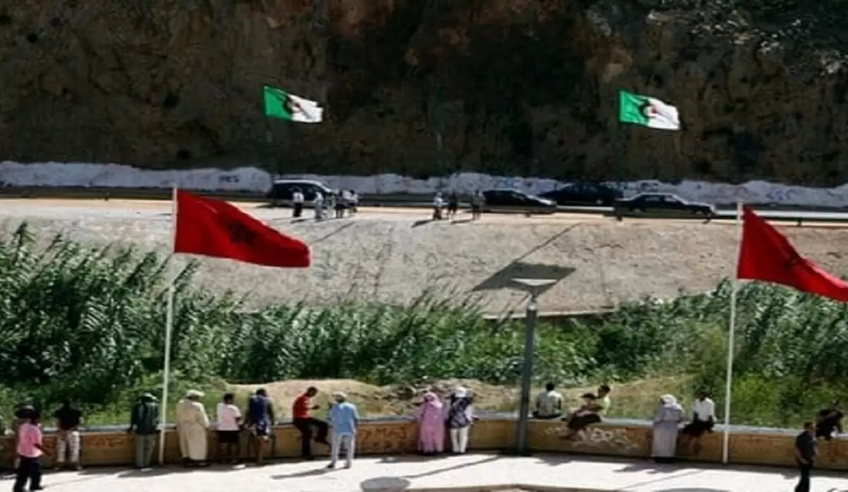 الجزائر تسلم الرباط 29 شابا