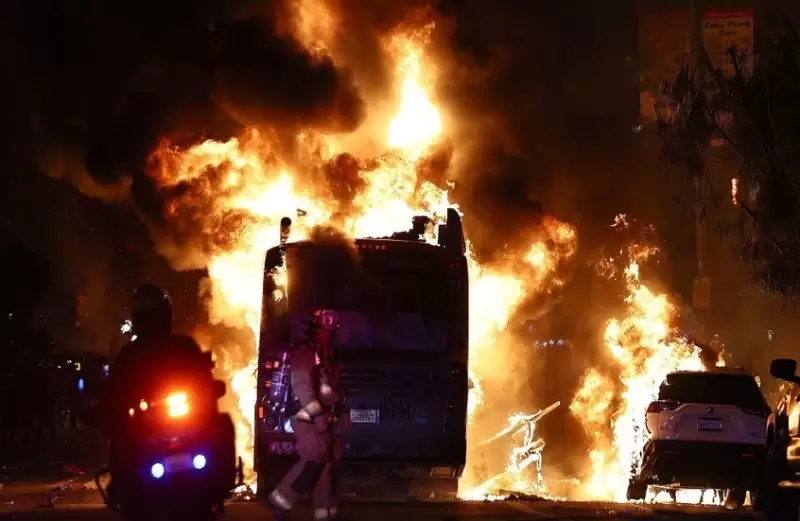 مقتل 38 شخصا في حادث اصطدام بين شاحنة وحافلة ركاب