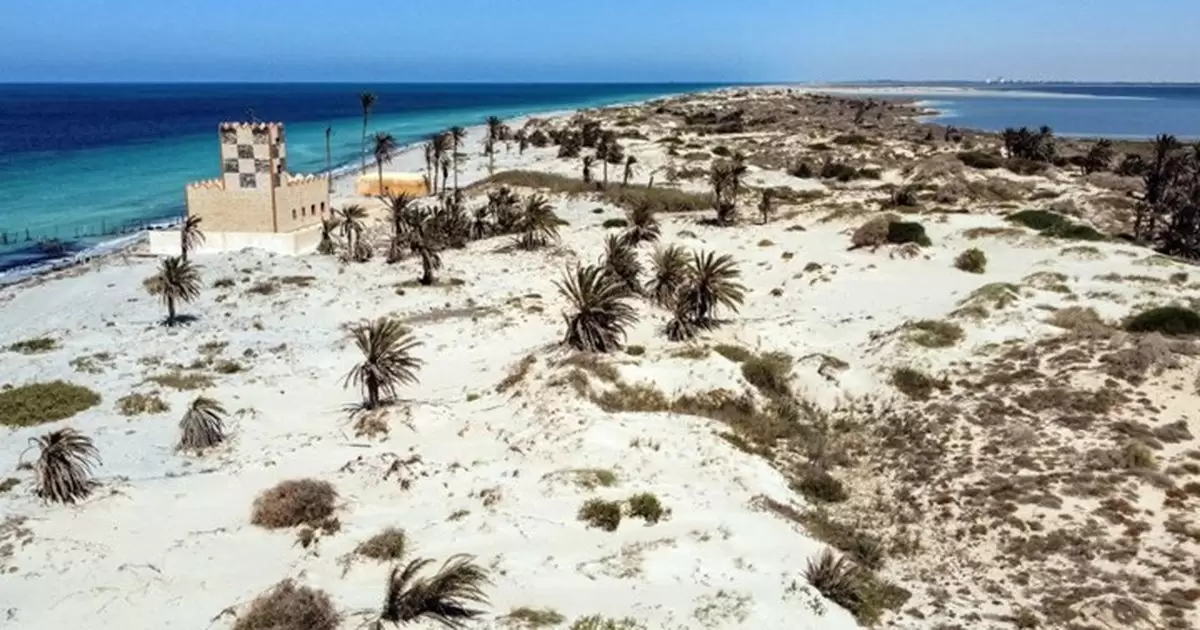 وزير البيئة: 10% من سواحل صفاقس تشهدا انجرافا بحريا