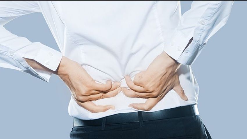 العلاج الأمثل لآلام الظهر.. دراسة تقدم نتائج مفاجئة!