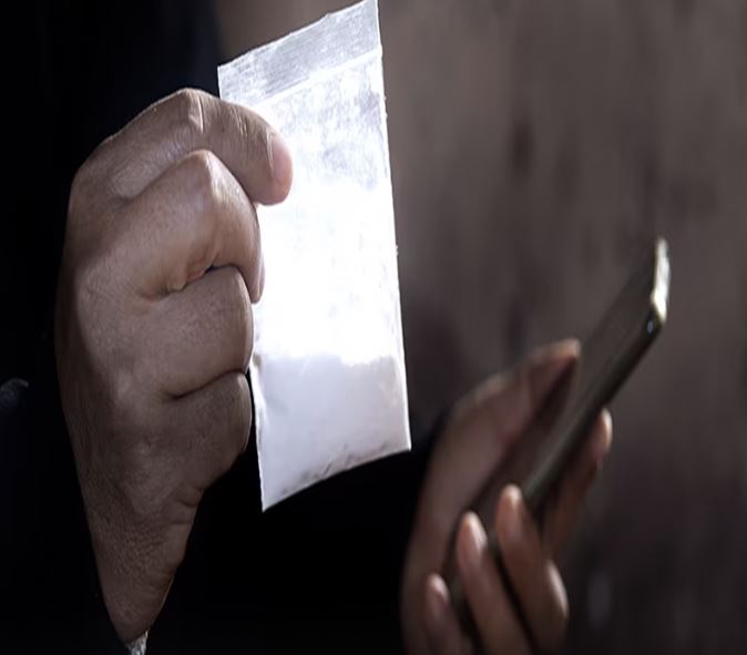المكنين/ يخفي المخدرات في منزل مُسنة
