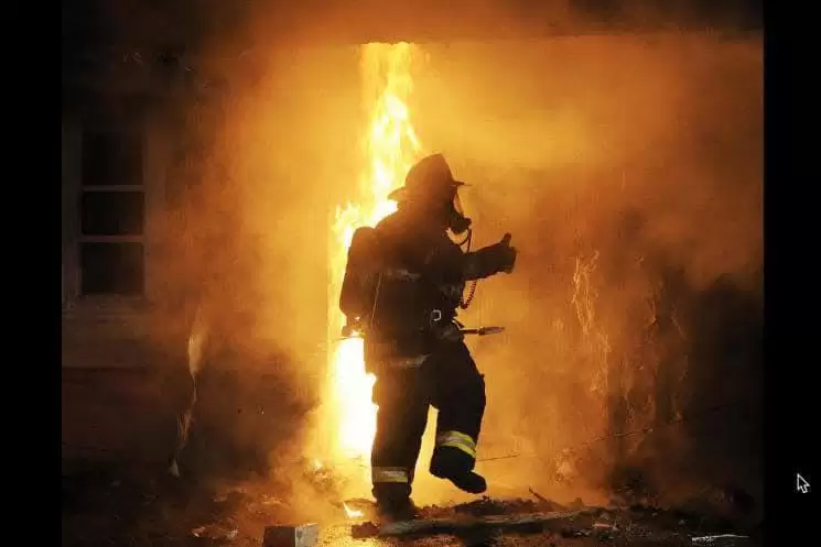 حريق يأتي على 200 فرخ دجاج