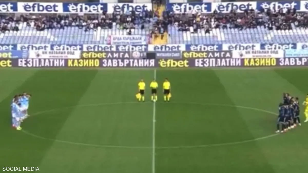 دقيقة صمت حدادا على لاعب حي!