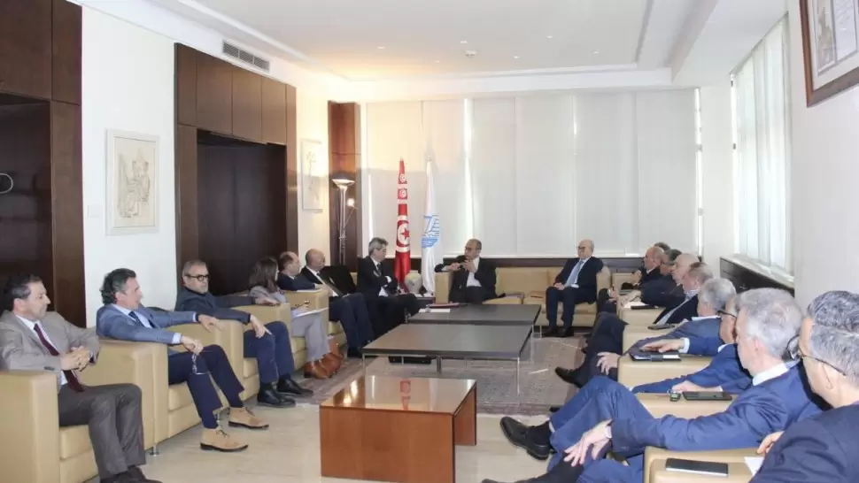 منصة الشيكات في جلسة عمل جمعت الأعراف بالمجلس البنكي والمالي