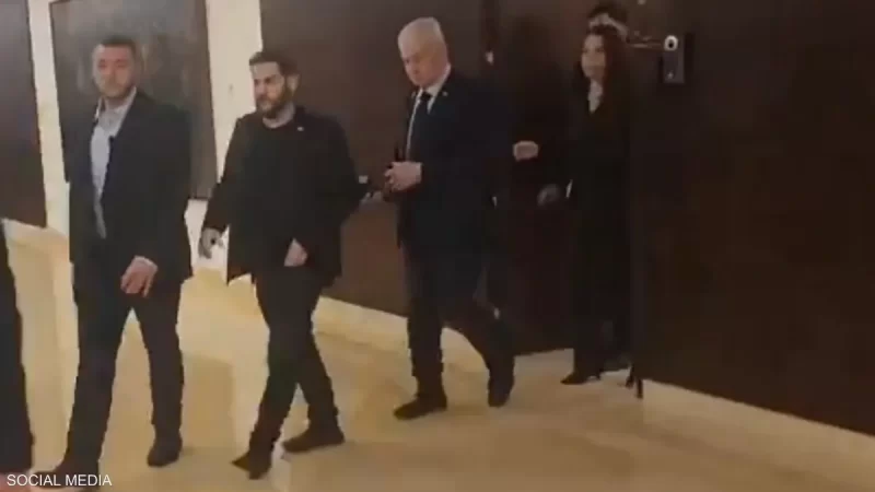 نتنياهو يحتمي بملجأ أثناء هجوم صاروخي من اليمن