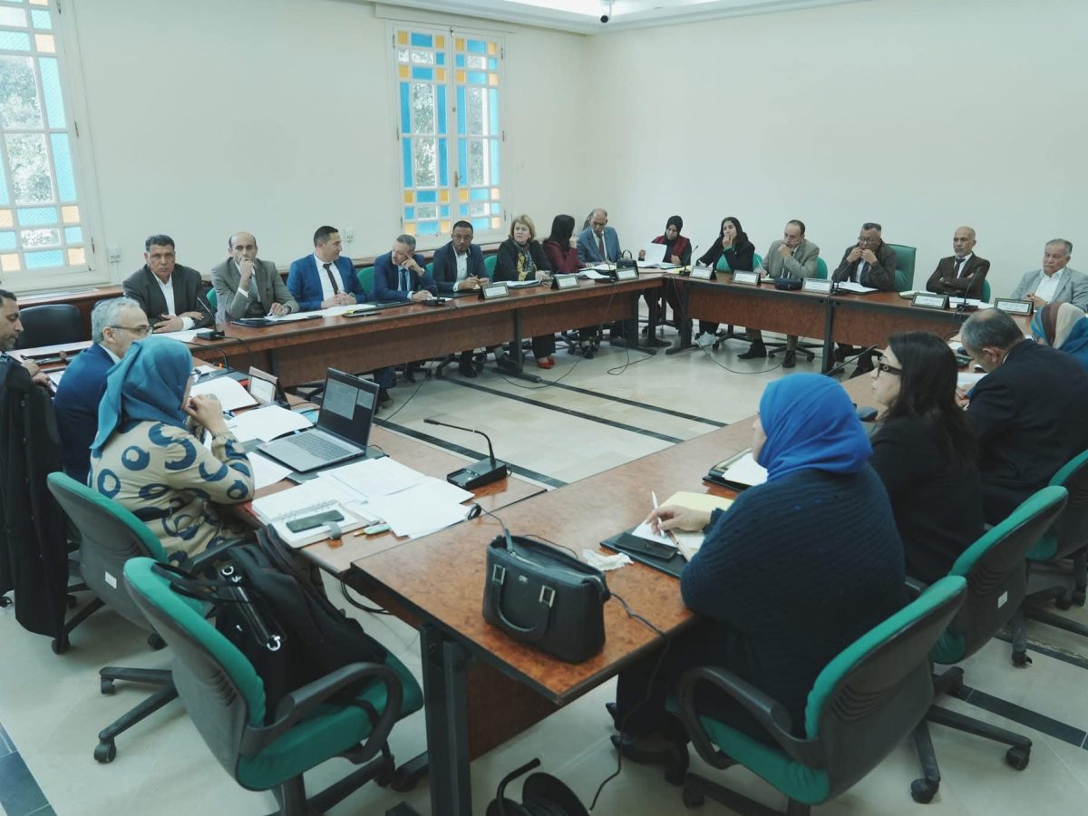 وزير الشؤون الاجتماعية يستعرض مشروع تنظيم عقود الشغل ومنع المناولة