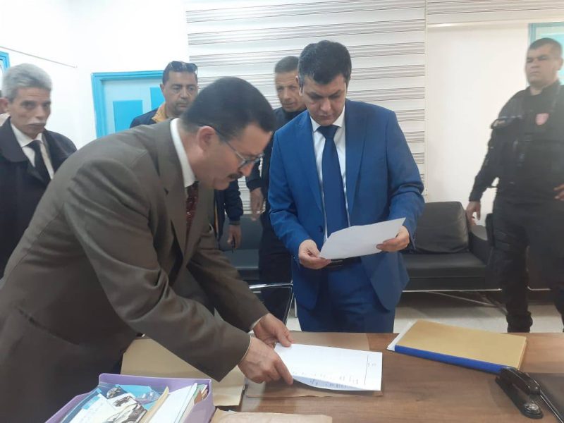إسناد بطاقات علاج دون وجه حق.. والي القصرين يُحيل الملف إلى النيابة