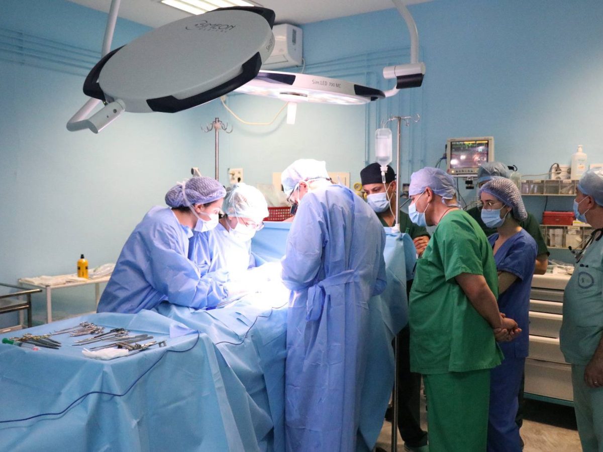 إنجازً طبيً بمستشفى الأطفال.. أول عملية قلب دقيقة لرضيع