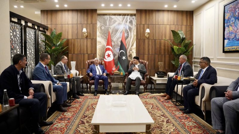 وزير التشغيل في ليبيا لمناقشة هذه المسائل
