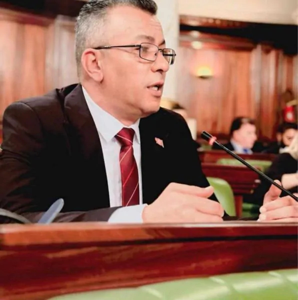 وفاة النائب نبيه ثابت