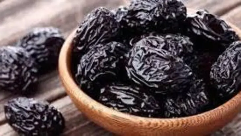 منها صحة القلب والعظام.. 6 فوائد لتناول الزبيب الأسود