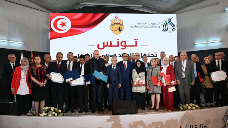 الأحمر: مشروع قانون إلغاء المناولة سيمنع الرقّ في شكله الجديد