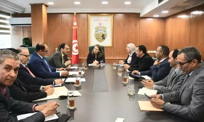 تمويل المؤسسات الصغرى والمتوسطة محور جلسة عمل بوزارة الصناعة