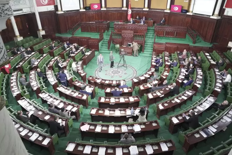 جلسة حوار مع وزير أملاك الدولة