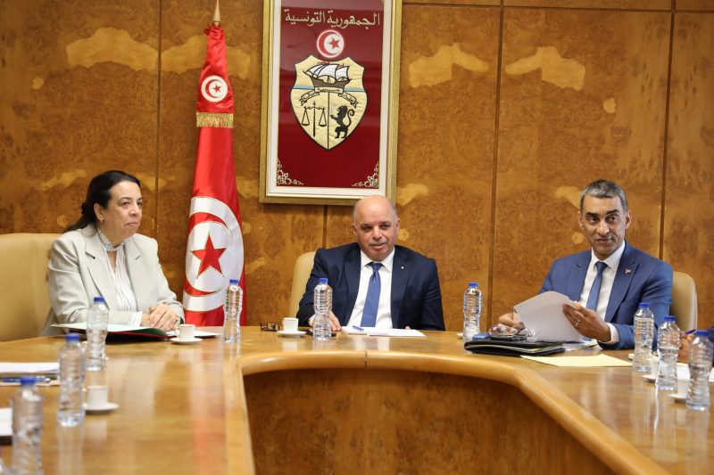 وزير النقل يعطي مُهلة لانهاء ملف النقل بين نابل وسوسة