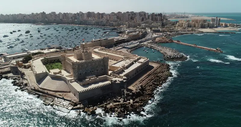 البحر يرتفع.. هل ستغرق أجمل مدن مصر