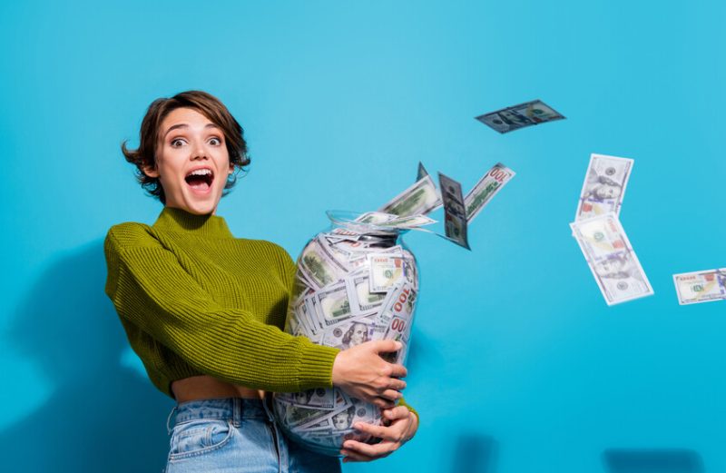 دراسة تكشف عن عادة مالية تجعلك سعيدا بغض النظر عن دخلك!