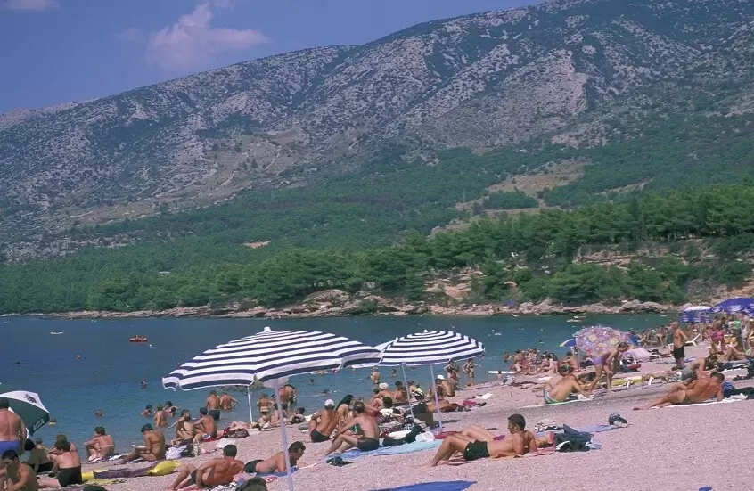 لماذا مياه البحر أفضل للسباحة من المياه العذبة؟