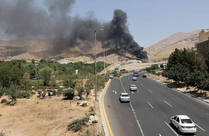 إيران/ مئات الأمريكيين يفرون والخارجية تحذر!