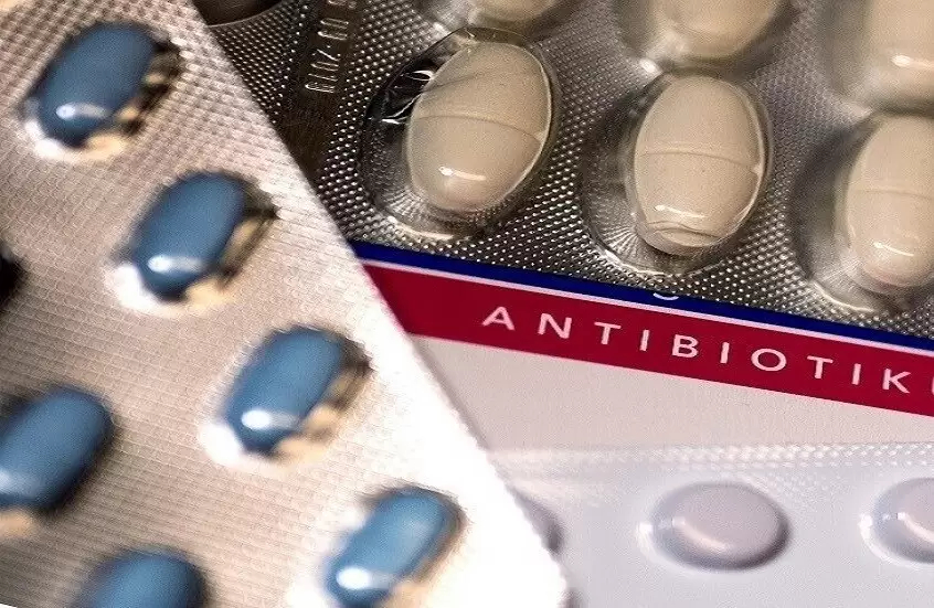 مفارقة.. مضادات الحيوية تقوي البكتيريا!