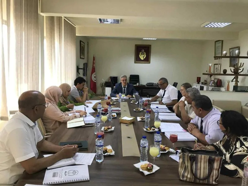 المصادقة على اقتناء 18 حافلة مزدوجة جديدة