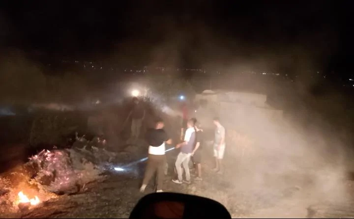 باجة/ طائرة وآلة كاسحة لمنع وصول حريق إلى تجمعات سكنية