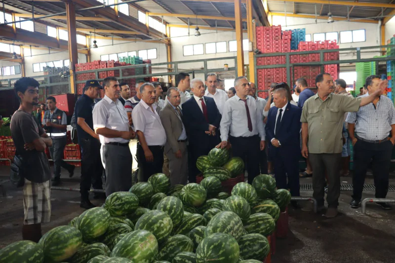 وزير التجارة يدعو لمزيد الضغط على الأسعار