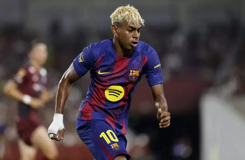 أول أهداف لامين جمال بالرقم 10 مع برشلونة