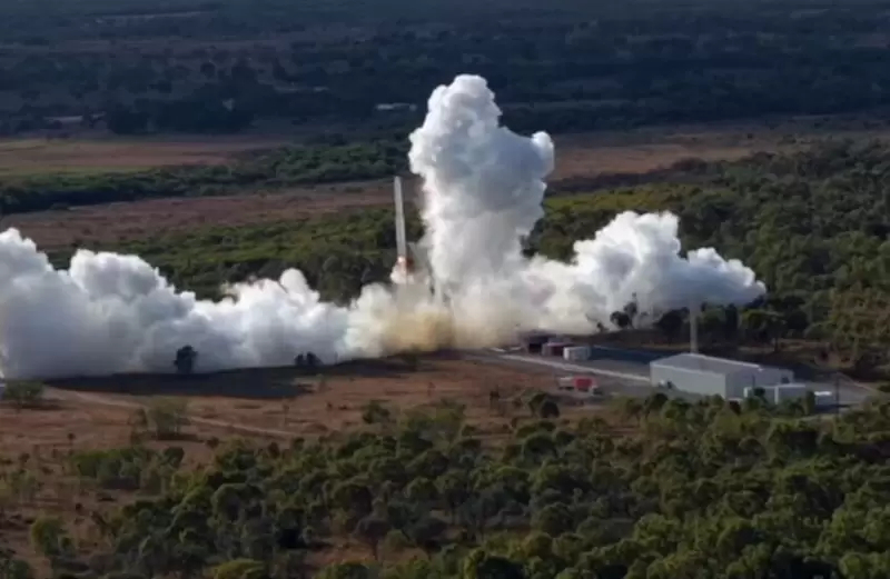 أول صاروخ فضاء أسترالي يتحطم بعد ثوان من إطلاقه