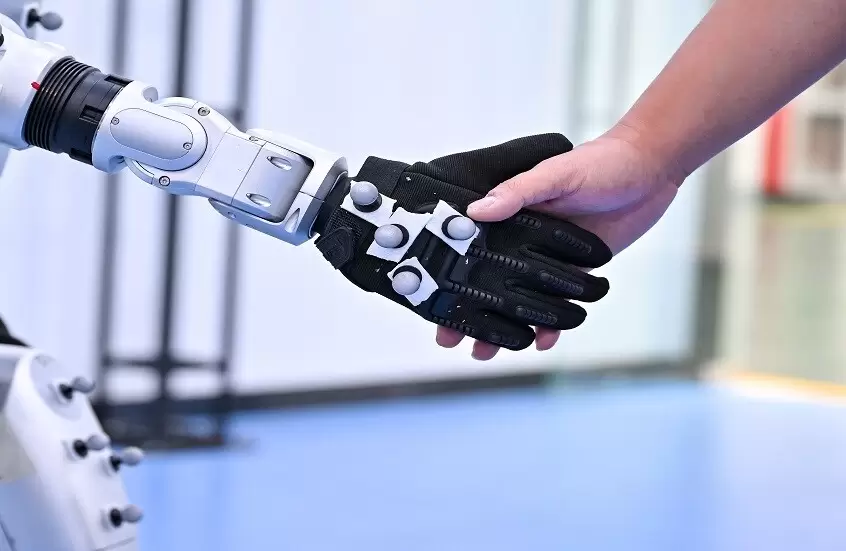 ابتكار روبوتات حيوية لعمليات الإنقاذ ابتكار روبوتات حيوية لعمليات الإنقاذ