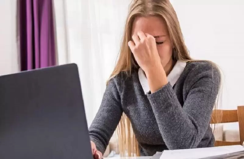 التعب المزمن والنعاس صباحا.. متى يستدعي الأمر فحصا طبيا؟