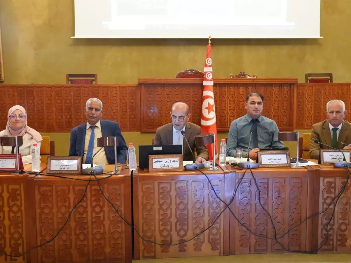 جلسة استماع لوزير التجهيز حول تقدم أشغال عدد من المشاريع