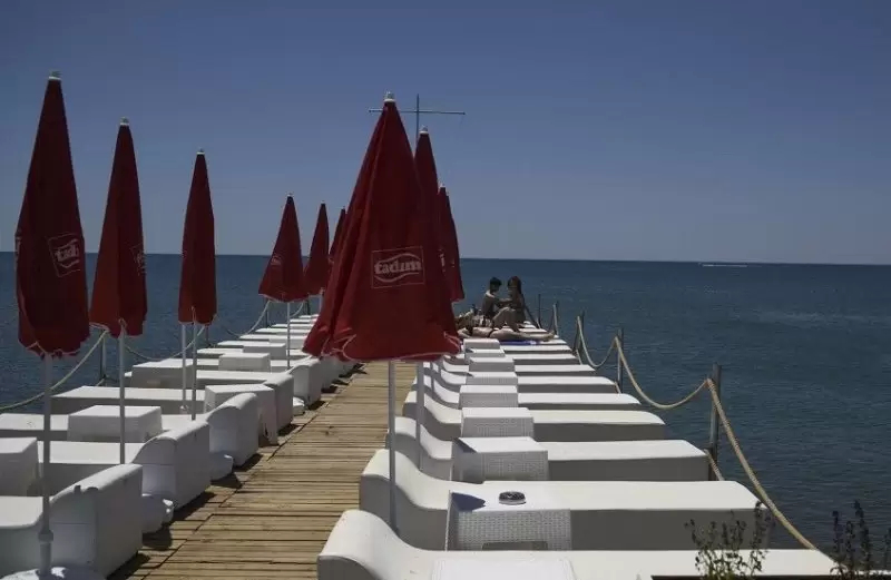 تحذيرات للمصطافين على شواطئ تركيا من بكتيريا خطيرة!