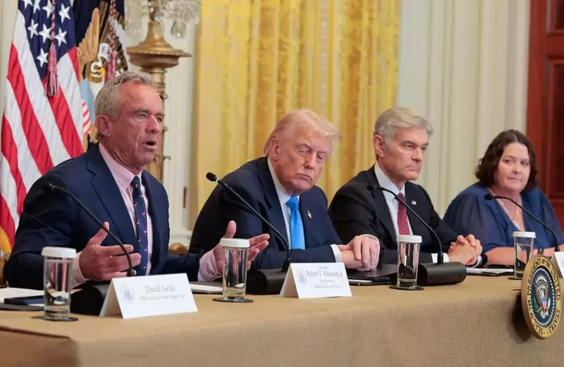 ترامب يغفو أمام الكاميرات خلال فعالية صحية في البيت الأبيض