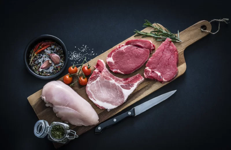 دراسة تقارن بين لحم البقر والدجاج.