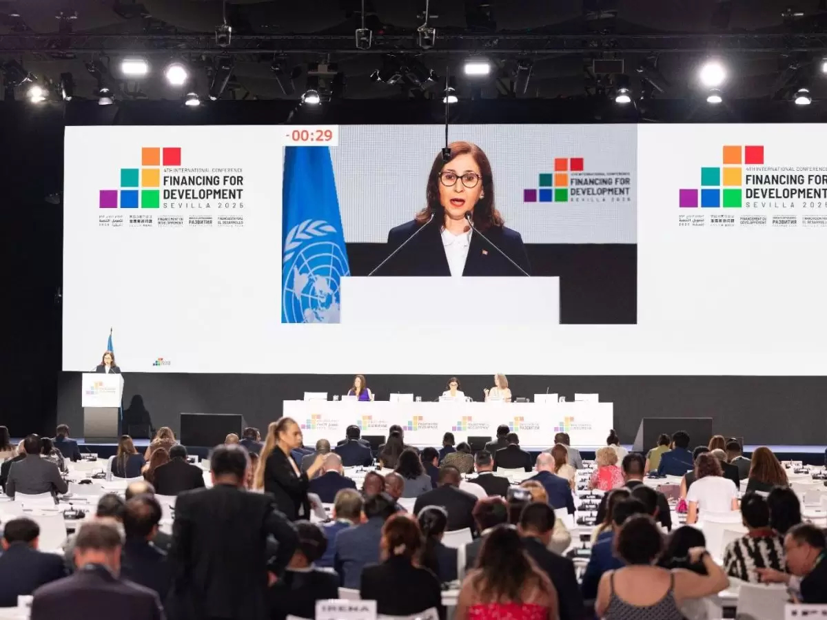 رئيسة الحكومة تدعو لإعادة التفكير في آليات التعاون الدولي