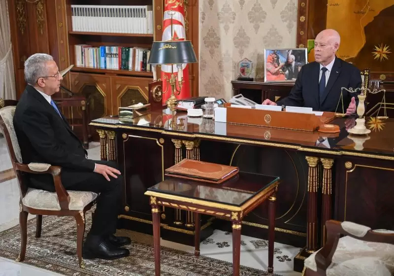 سعيّد يدعو للتسريع بسن قانون يحفظ حقوق الأطبّاء