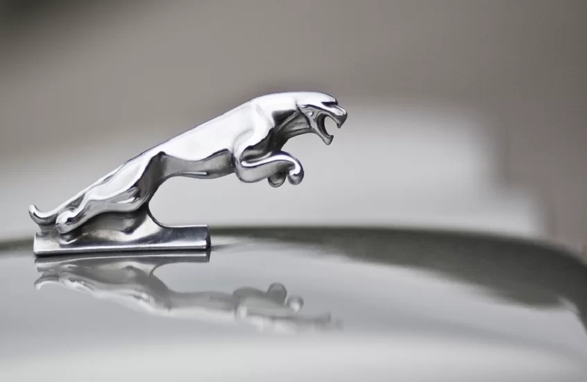 شركة عالمية تستدعي آلاف السيارات بسبب خلل خطير