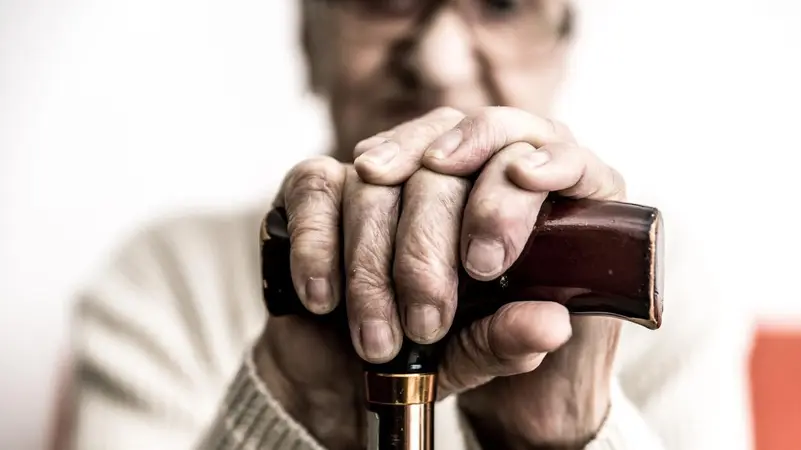 شمع الأذن قد يكون إنذاراً مبكراً لهذا المرض
