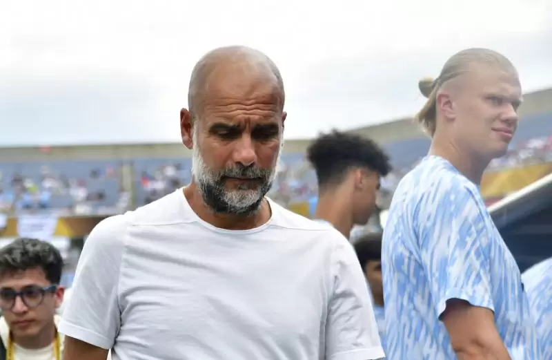 غوارديولا يحسم مصيره مع مانشستر سيتي