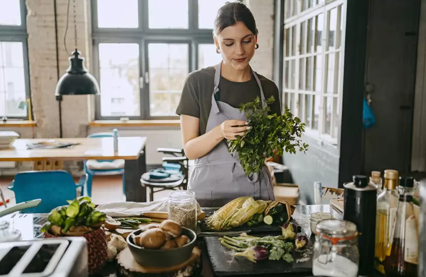 “عشبة توت عنخ آمون”.. كنز صحي في مطبخك!