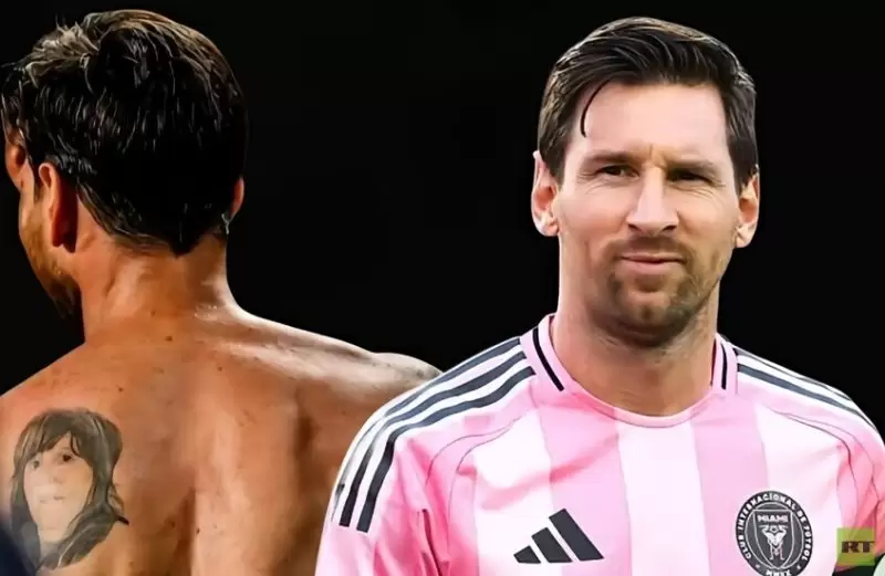 لقيت ميسي راسمني على ظهره