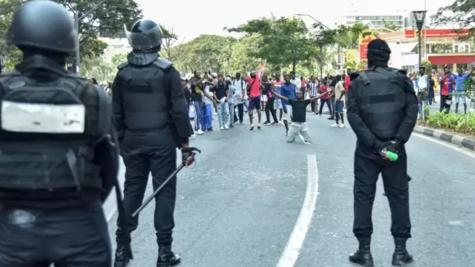 أنغولا.. قتلى في احتجاجات على رفع أسعار الوقود