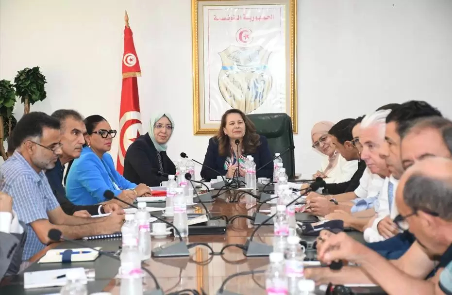 وزيرة الصناعة تدعو لمراجعة مجلة المناجم