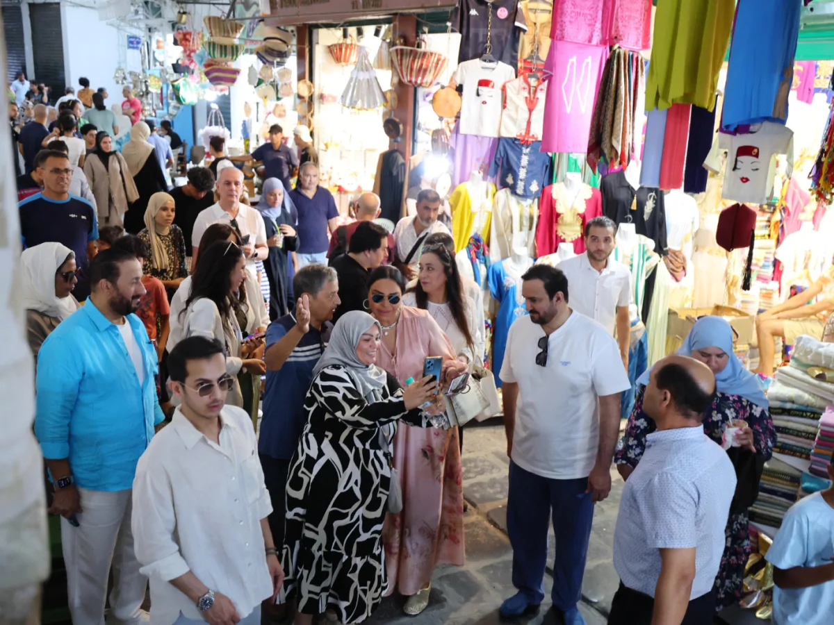 جولة سياحيّة للفنانة أحلام في تونس (فيديو+ صور)