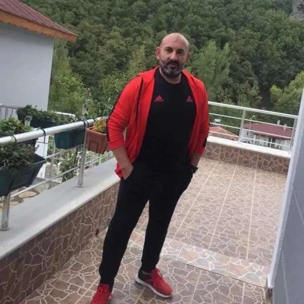 اغتيال رئيس ناد تركي بطلق ناري في رأسه داخل مقهى