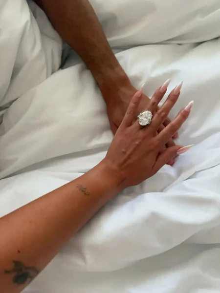 رونالدو يفاجئ جورجينا بهدايا فاخرة احتفالا بالخطوبة