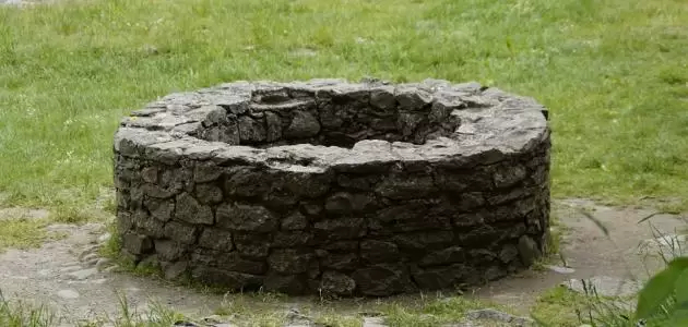 رأس الجبل/ العثور على مسنّة داخل بئر