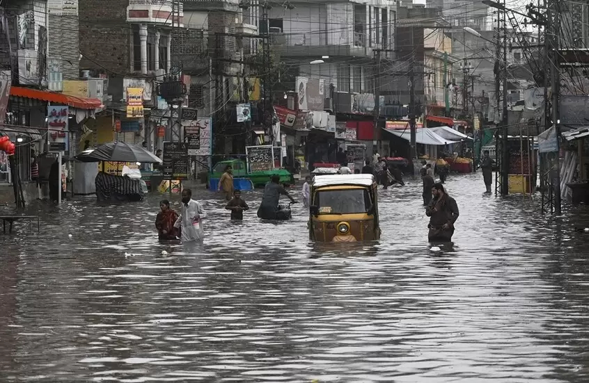 باكستان… ارتفاع حصيلة ضحايا الفيضانات إلى 220